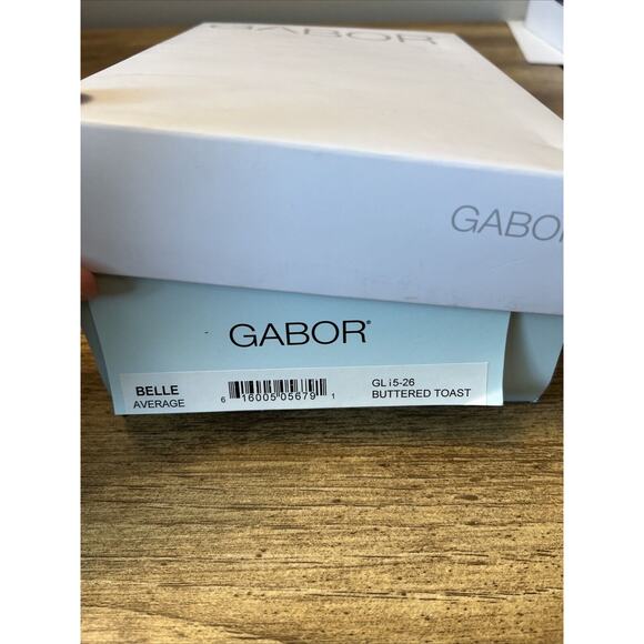 New Eva Gabor Belle Layered Curl Comfort Cap Wig, Buttered Toast - Picture 5 of 5